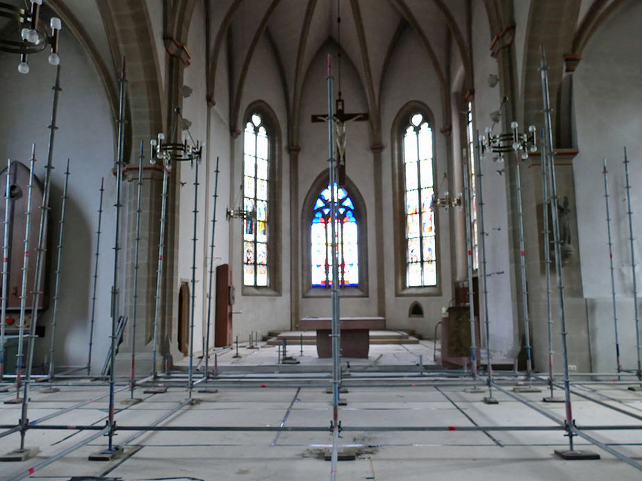 Einrüstung des Kircheninnenraumes (Foto: Karl-Franz Thiede)